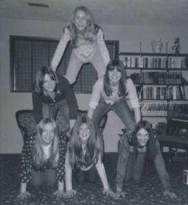 PIX_Geier_Kay Rosebrocks party in high school_pyramid of girls_July 2014